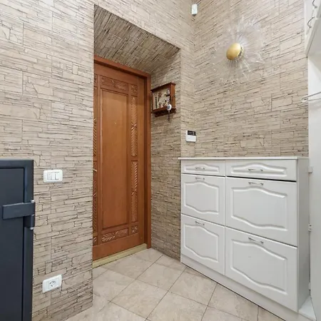 Katerynyska 2 Level Apartment With Sauna Odesa Exterior photo